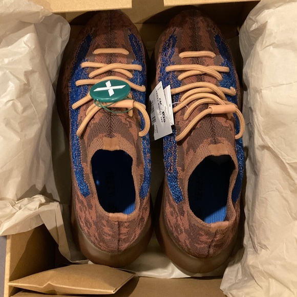 🆕YEEZY BOOST 380 AZURE SIZE 9 MENS NWT - Picture 6 of 12